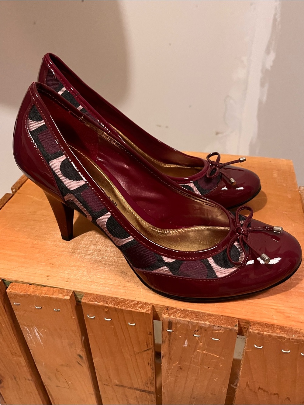ANTONIO MELANI Burgundy Patented Leather & Signature Canvas Bow Pump